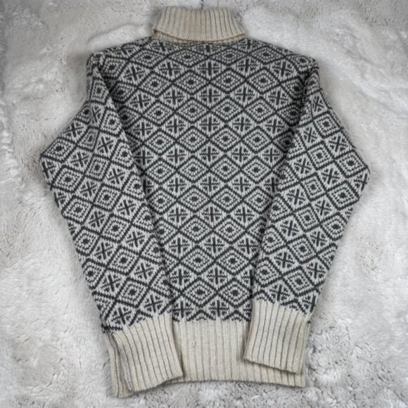 Vintage 100% Wool Danish Design Turtleneck Snowflake Sweater Women's Small - Picture 9 of 11